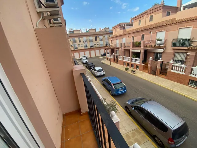Tomares. bonito triplex amueblado junto al ayuntamiento — 6
