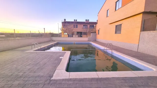 Adosado 5 habitaciones 265m² en venta - Aragon — 28