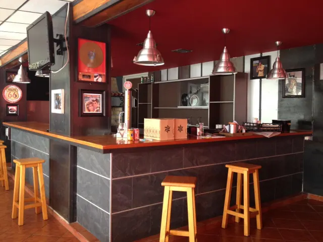 PLENO CENTRO PLAYA DE GANDIA - LOCAL COMERCIAL - SE VENDE — 4