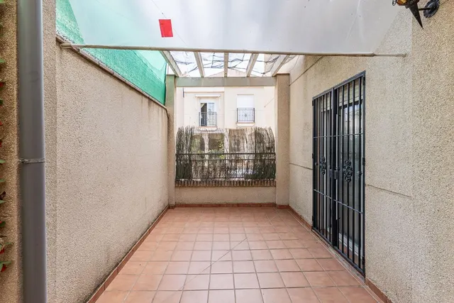 AMPLIA CASA DE 5 DORMITORIOS EN ALHENDÍN, GRANADA — 10