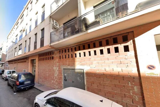 SE VENDE piso OKUPA en C Del Sol de Murcia - foto 2