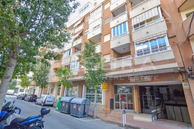 SE ALQUILA AMPLIO TRASTERO – PLAYA DEL CURA. Calle Ramón Gallud 200, en Torrevieja — 10