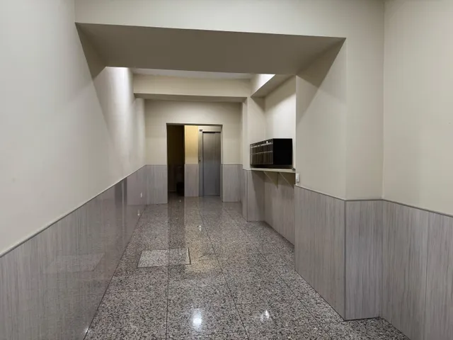 SE VENDE PISO AMPLIO Y REFORMADO — 12