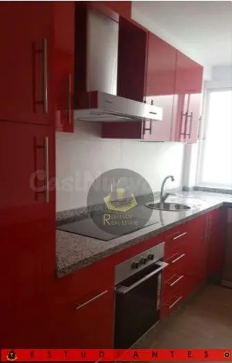 EST/ Piso amueblado para ESTUDIANTES con TRES dormitorios en - foto 5