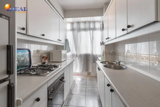 Piso 3 habitaciones en Calle Santa Margarita, junto Cmno. Bajo de Huétor — 25