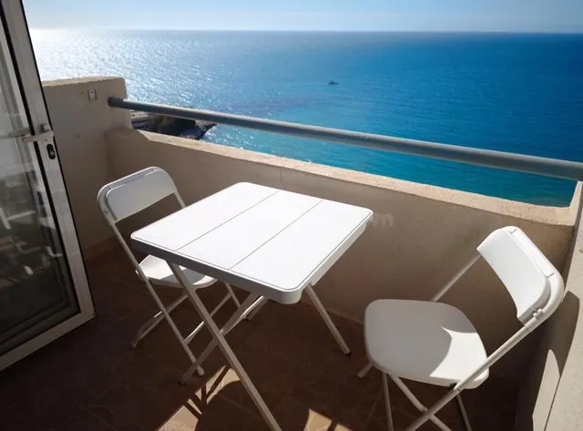 Fantástico estudio con vistas panorámicas al mar en primera 
