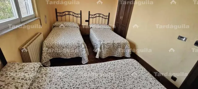 CHALET EN CALZADA DE VALDUNCIEL — 10