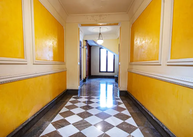 EXCELENTE PISO EN CALLE REJAS DE LA VIRGEN — 29