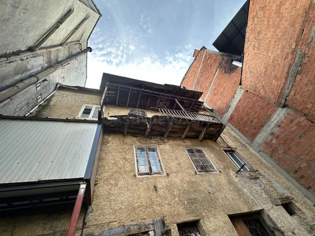 Oportunidad en el centro de Becerreá: Edificio + Casa tradicional con gran local — 9