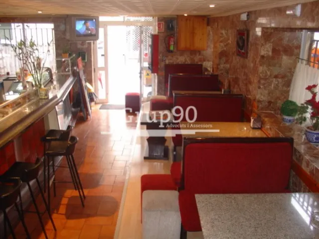 Hostal-Restaurante en la plaza del pueblo — 12