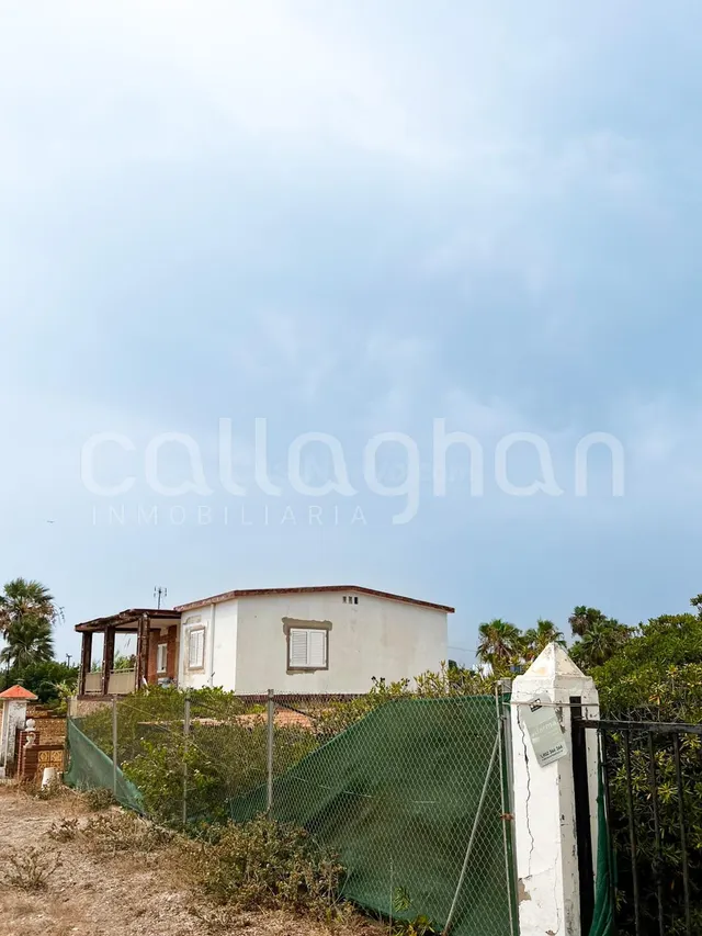 Parcela exclusiva en primera línea de Playa Casablanca - foto 4
