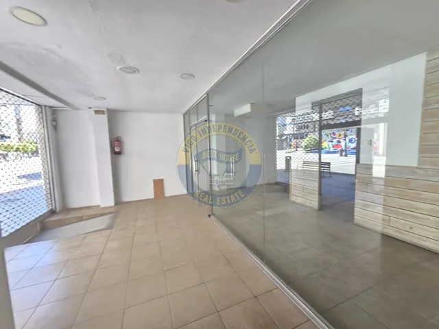 Cafetería con excelente ubicación — 14