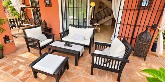 Exclusivo chalet con piscina y jardín en Pinares de San Antón (Málaga) — 9