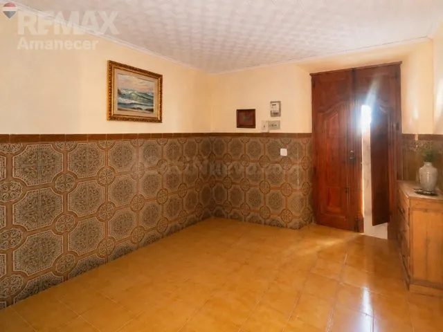 Casa de pueblo con gran POTENCIAL para reformar en el centro - foto 2