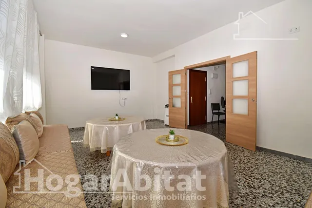 Amplitud y luz mediterránea en este piso totalmente reformado con terraza en Oliva — 20