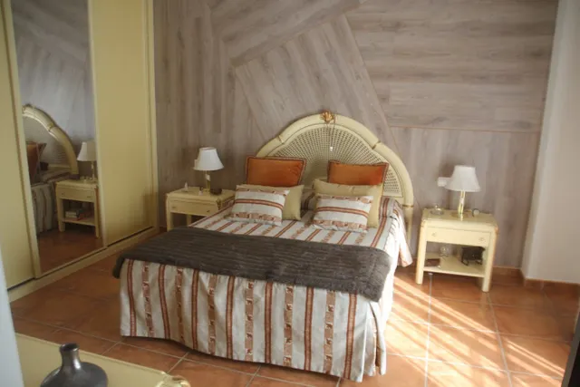 se vende casa adosada en el centro a tan solo 150 metros de la playa — 20