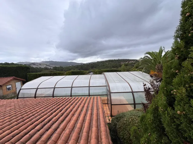 Exclusivo Chalet Reformado en Barrika con Vistas al Mar y Amplias Instalaciones — 46