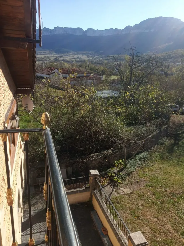 Céntrico !! Se Vende Chalet en Valle de Mena — 34
