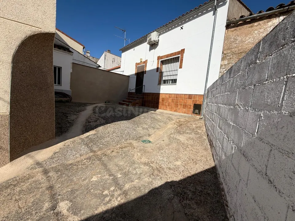 Casa con patio en Torremocha