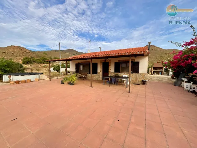 ENCANTADORA CASA CON VIÑEDO ECOLÓGICO, VISTAS PANORÁMICAS Y  - foto 4