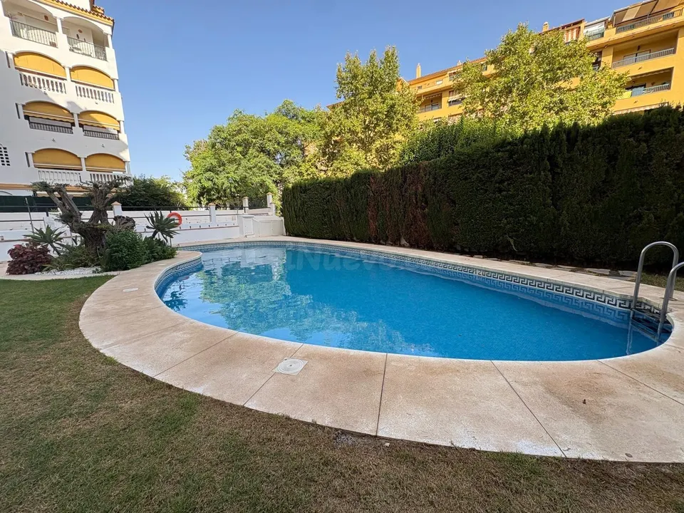 Ático dúplex · san pedro de alcántara · urbanización con piscina