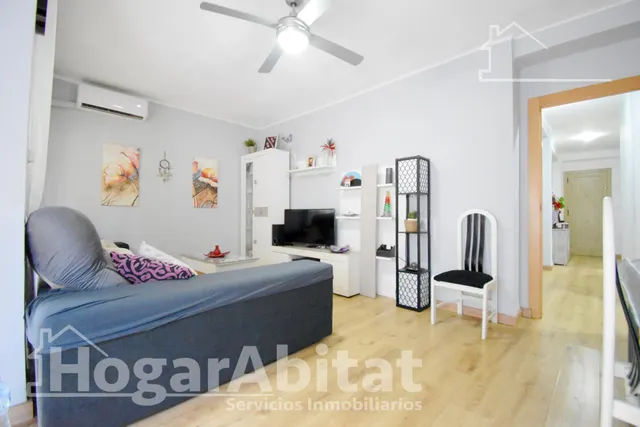 MUY AMPLIO Y REFORMADO CON TERRAZA Y ASCENSOR — 26