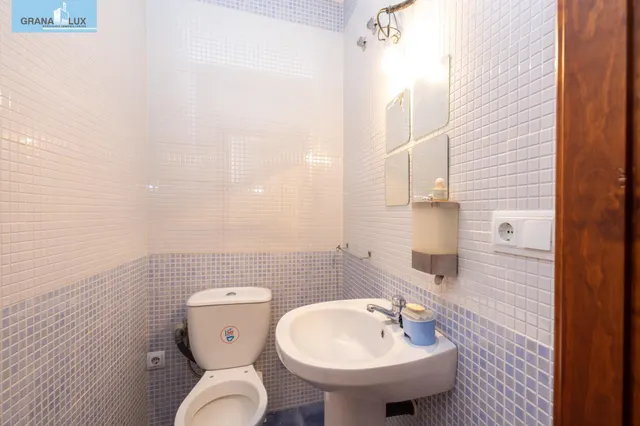 Casa exclusiva junto a Acera del Darro. Pleno centro de Granada. Seminueva y con ascensor propio — 47