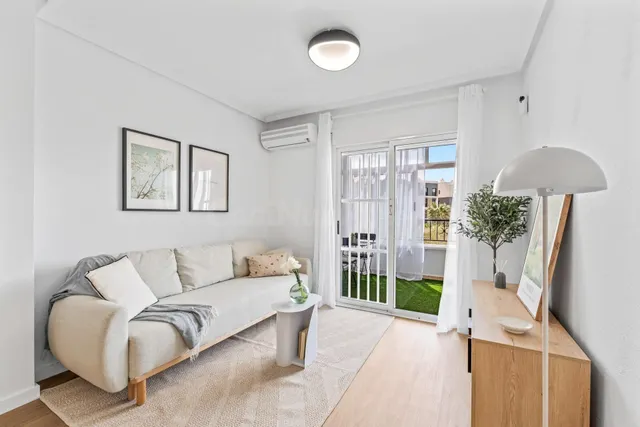 Apartamento de 2 dormitorios en Playa Flamenca - foto 2