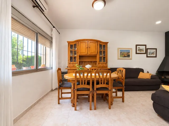 Chalet con 14.269 m2 de terreno a solo 5 minutos de Cambrils - foto 5
