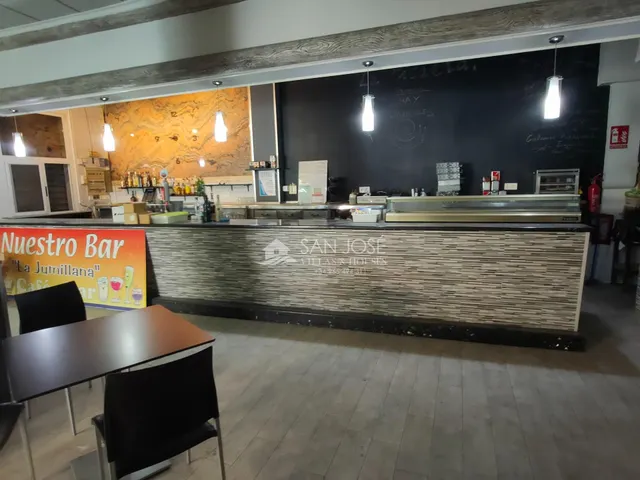 SE VENDE LOCAL CON CAFETERIA-BAR MONTADO CON LICENCIA EN BUENA ZONA DE NOVELDA — 6