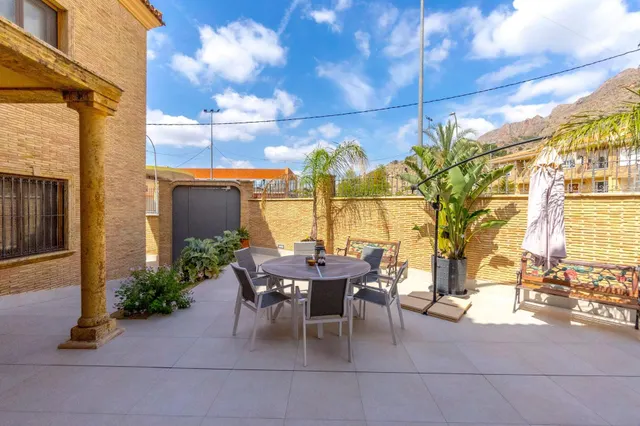 Impresionante villa de 620 metros con piscina, sotano, bodega y GYM!!! — 43