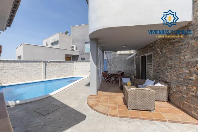 ¡ESPECTACULAR CHALET INDEPENDIENTE MODERNO CON PISCINA PRIVA - foto 3
