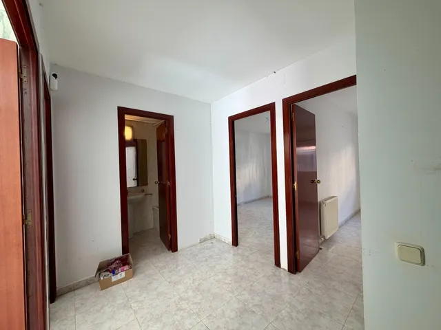 ¡EN EXCLUSIVA! Planta baja de 4 habitaciones con una espectacular terraza de casi 300 m2 en el centro de Montornès del Vallès. — 36