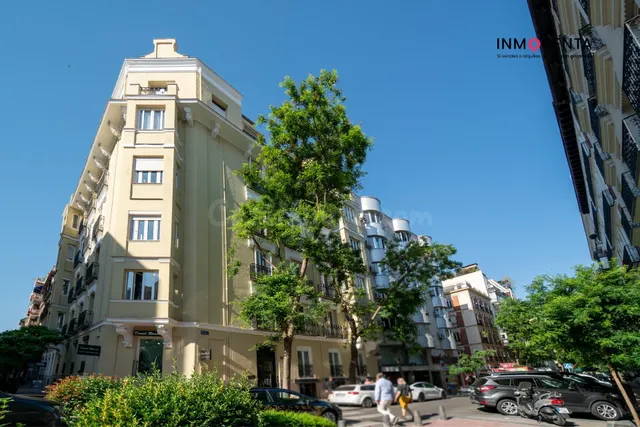 LUJOSA VIVIENDA EN CALLE AYALA