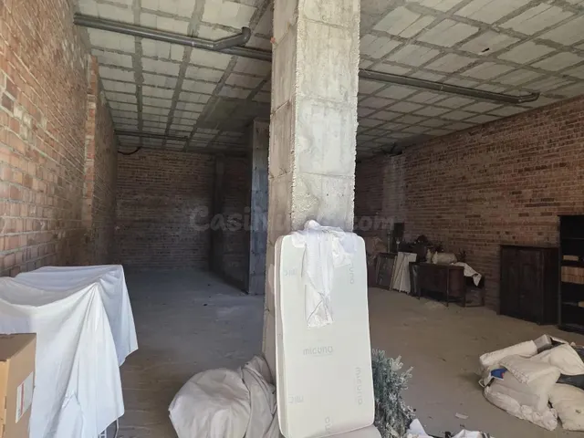 LOCAL COMERCIAL DE 145 M2 CON VADO, GRAN ALTURA Y MÚLTIPLES POSIBILIDADES EN EL CENTRO DE FUENGIROLA — 4