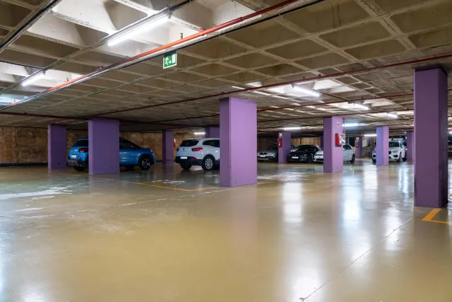 Plaza parking 10m² en alquiler Barcelona centro (Cister) — 21