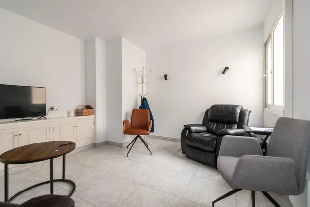 ¡Oportunidad para inversores en pleno centro de Torrevieja! — 12