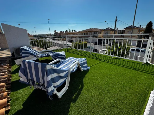 Bungalow totalmente reformado a estrenar y sin comunidad en la Florida, Orihuela Costa — 36
