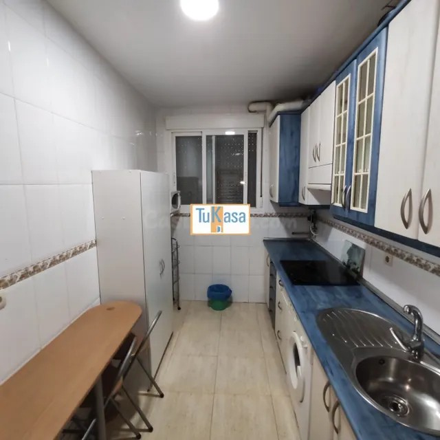 Piso en Venta Oportunidad como Inversión junto a plaza de to - foto 2