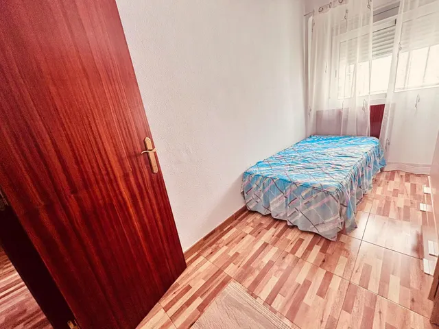 Amplia vivienda de 4 dormitorios y ascensor en carolinas altas. — 22