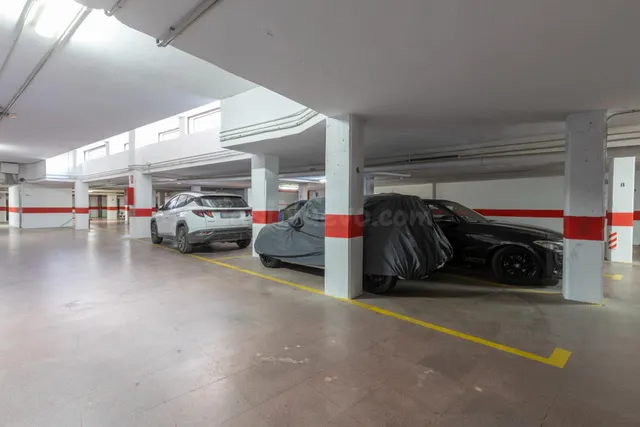 IDEAL INVERSORES!!! 35 PLAZAS DE APARCAMIENTO Y 5 TRASTEROS, - foto 5