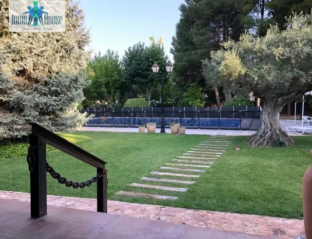 GRAN CHALET ( CARRETERA JAEN ) - foto 3