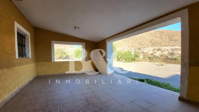 Casa con terreno 4 habitaciones en venta - Los Arejos - foto 5