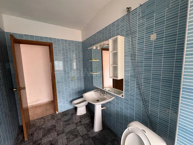 ¡Oportunidad Única en Alguazas! Piso Espacioso para Reformar — 5