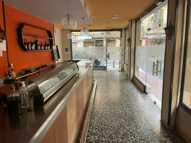 Local comercial VENTA en Castellón, Calle Trinidad 32. Con l - foto 4