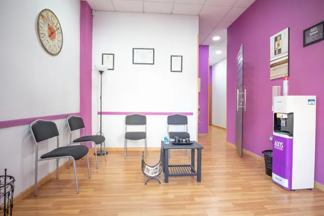 LOCAL CON POSIBILIDAD DE CAMBIO DE USO A VIVIENDA EN TOSCAL LONGUERA — 15