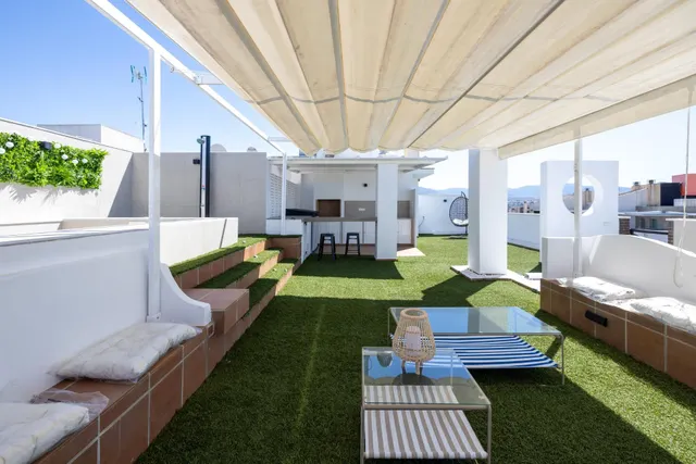 Ático Dúplex Reformado con Terraza de Ensueño en Armilla