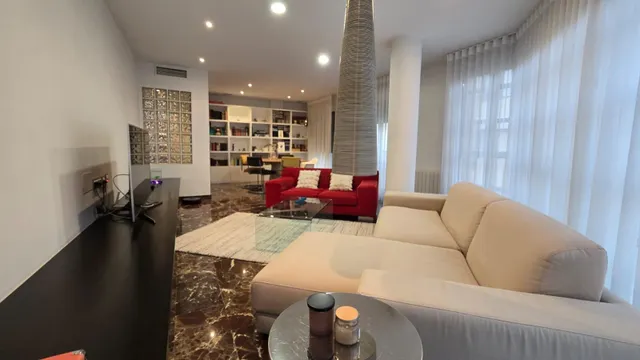 PISO DE LUJO EN ESQUINA TODO EXTERIOR CON GRAN SALON — 12