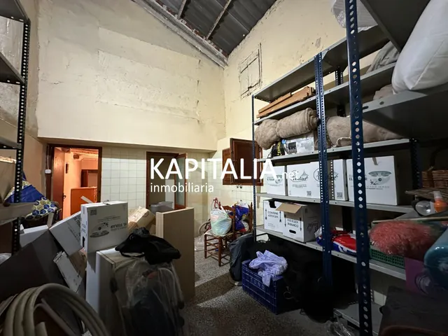 Casa en VENTA en Cerdà con cochera, patio interior y chimenea, ideal para reformar — 13