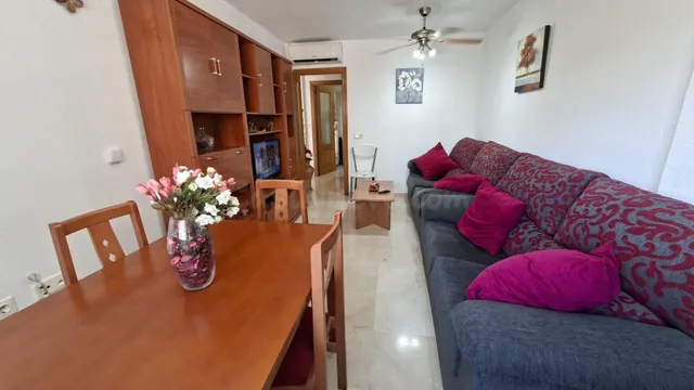 PISO CON PARKING EN PROPIEDAD Y PISCINA COMUNITARIA - foto 3